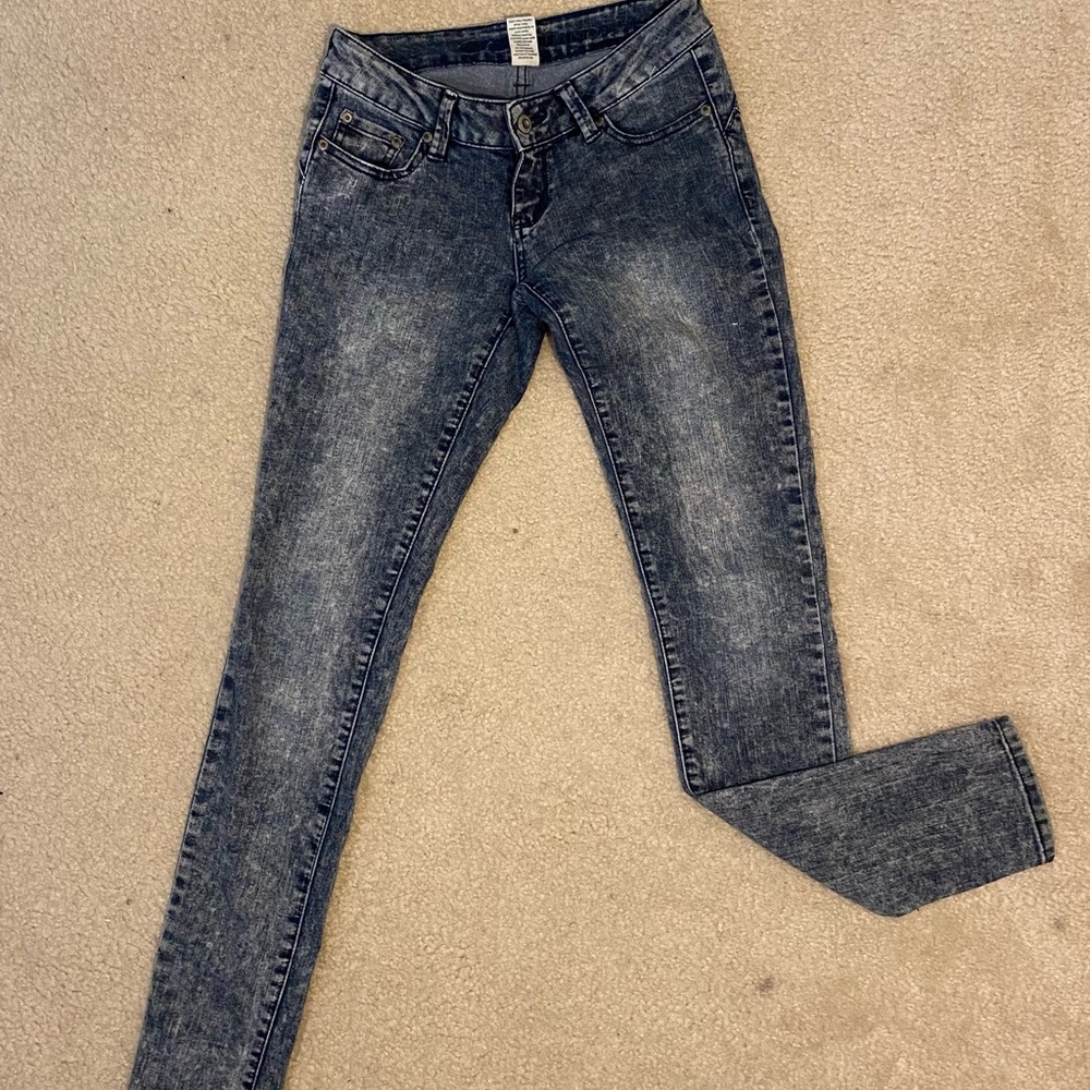 Acid wash skinny jeans
